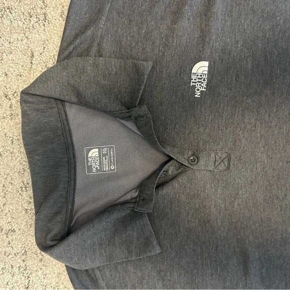 North Face XXL men’s  polo in perfect newer condition worn a handful of times - Picture 4 of 5